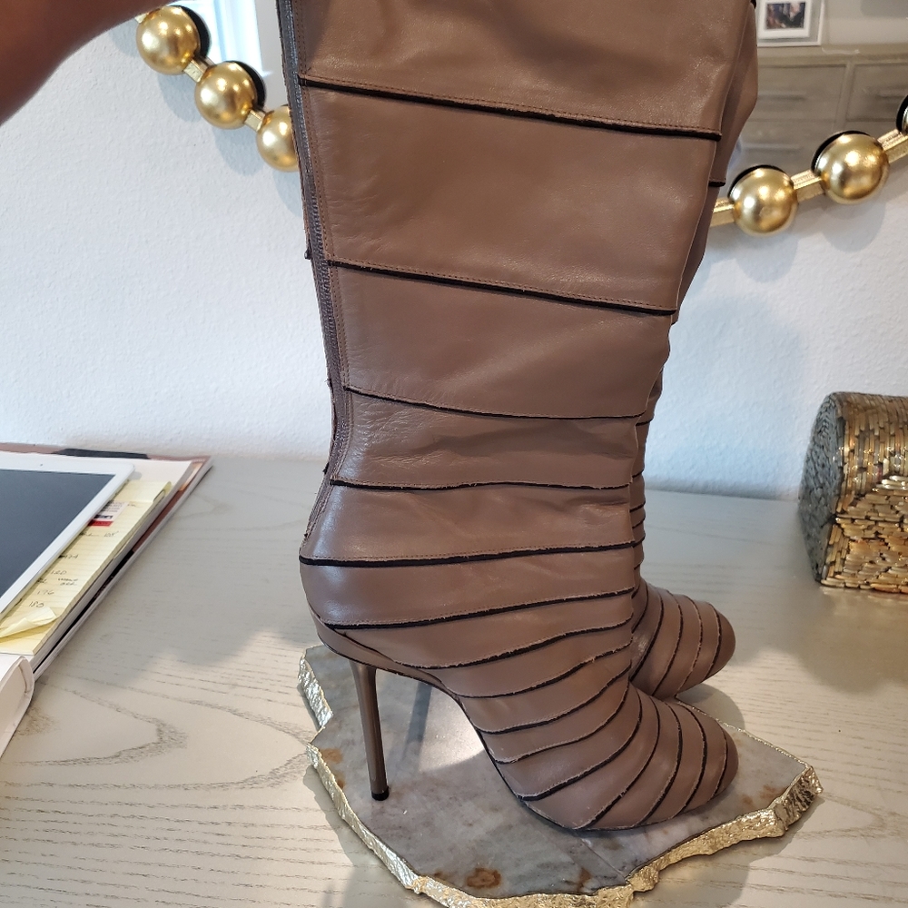 "Armadillo" boots